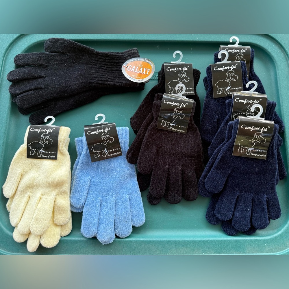 Bundle of Assorted Women’s Comfort-fit Winter Gloves